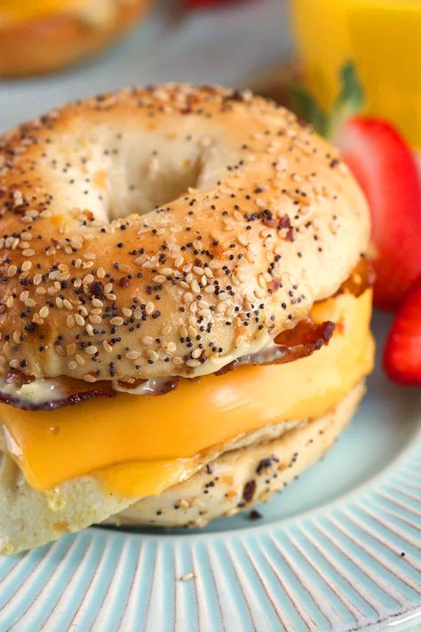 Bacon Egg and Cheese Bagel Sandwich Recipe Bacon And Egg Bagel, Bagel Egg Sandwich, Bacon Egg And Cheese Bagel, Cheese Bagel Sandwich, Egg And Cheese Bagel, Bacon Egg And Cheese Sandwich, Bagel Sandwich Recipes, Crispy Breakfast Potatoes, Egg Bagel