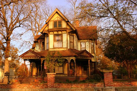 Pecan Place - Trenton, TN | Flickr - Photo Sharing! Modern Log Cabins, Welcome To My House, Victorian Houses, House On The Rock, Sims House, English Cottage, House Goals, Abandoned Houses, Cozy Cottage