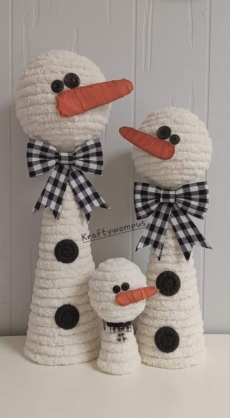 Dit Christmas, Monogram Projects, Snowmen Ideas, Crate Crafts, Snowman Ideas, Snowman Crafts Diy, Snow Men, Holidays Ideas, December Christmas