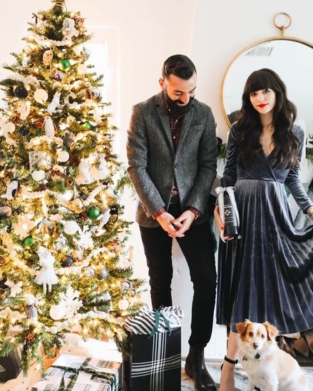 Holiday couples outfits - holiday party looks for him and her -  #nastygal #jcrew #shopthelook Christmas Party Outfits Work, Party Look Outfits, Christmas Party Outfit Work, Couples Holiday, Festive Outfits, Couples Outfits, Work Christmas Party, Winter Sparkle, Holiday Party Attire