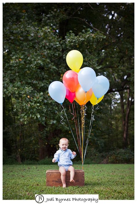 One Year Old Birthday | Cake Smash | Greenville Photographer One Year Old Photos, Boy Birthday Pictures, Photo Bb, 6 Month Baby Picture Ideas, Baby Milestones Pictures, 1st Birthday Pictures, Baby Boy 1st Birthday Party, 1st Birthday Photoshoot, First Birthday Pictures