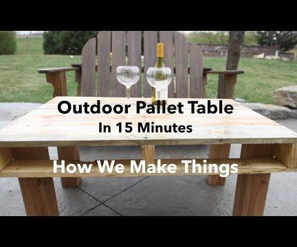 Pallet Table Outdoor, Diy Wooden Table, Pallet Table Diy, Outdoor Pallet, Bee Stuff, Woodwork Ideas, Diy Outdoor Table, Pallet Patio, Outdoor Patio Table