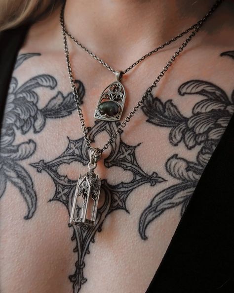 More to add to the Gothic architecture jewellery collection ⚔️ and I'm not mad about it. Both pendants from @opuspocus_jewelry who kindly also surprised me with this beautiful Labradorite piece which happens to be my favourite stone 🥹🖤 Bottom is the Lux In Tenebris. A beautiful architecture tower with a candle in the middle. (Back in stock around summer) Top is the Medieval Times pendant. *Gifted Gothic Tower Tattoo, Ghotic Jewelry, Gothic Architecture Tattoo, Lux In Tenebris, Tower Tattoo, Architecture Tower, Gothic Tattoos, Medieval Tattoo, Necklace Tattoo