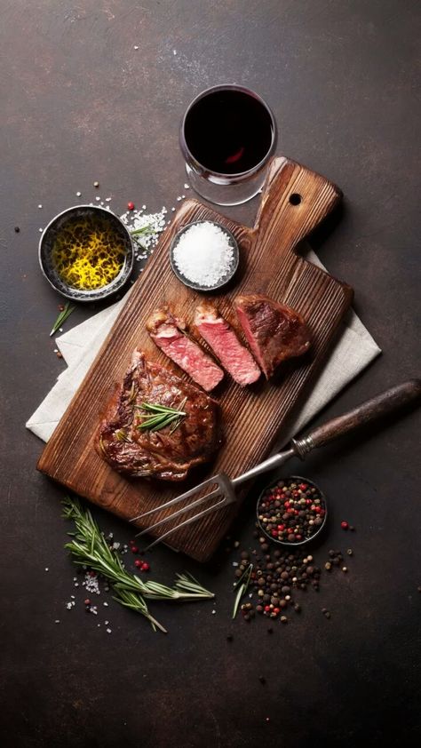 Steak With Red Wine, Natural Plates, Grilled Ribeye, Wooden Kitchenware, Meat Steak, Steak Plates, Flyer Design Layout, Herbs And Spices, Beef Steak