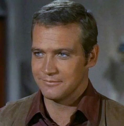 Lee Majors as Heath Barkley on “The Big Valley” The Big Valley, Old Western Movies, Big Valley, James Garner, Lee Majors, Tv Westerns, Barbara Stanwyck, Light My Fire, Old Tv