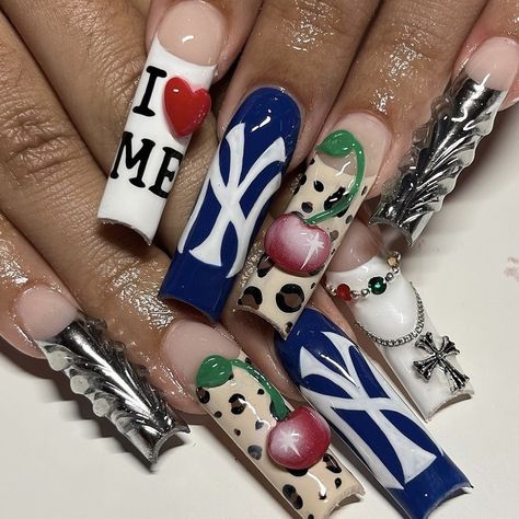 ig: nailzbydianita Y2k Nails Birthday, Los Angeles Nails Design, Graffiti Nail Art Design, New York Yankees Nails, Ny Nails Design, Nails With Text, Ui̇ci̇deboy Nails, Nyc Nails Designs, Yankee Nails