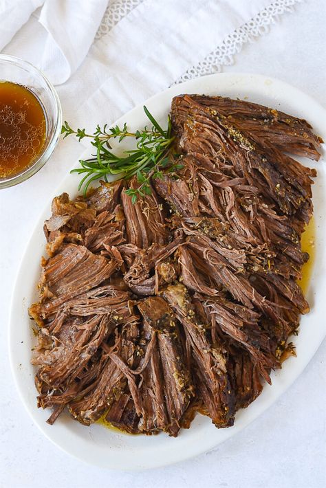 Tritip Recipes Crock Pot, Crockpot Tri Tip Recipes, Tri Tip Crock Pot, Beef Loin Tri Tip Roast, Tri Tip Roast Crock Pot Recipe, Tri Tip Recipes Crockpot, Slow Cooker Tri Tip, Roast In Crock Pot, Roast And Veggies