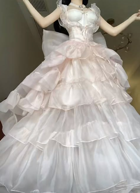 Pretty Dresses Aesthetic, Big White Dress, Sum Dresses, Kawaii Outfit Ideas, Pink Ball Gown, Wedding Dress Patterns, Preppy Dresses, Vintage Gowns, Fairytale Dress