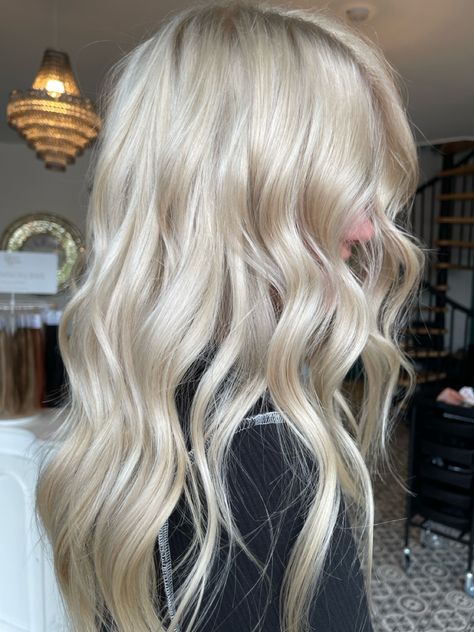 Bleach and tone, hair styled wavy, hair colourist Scalp Bleach Blonde With Root Stretch, Scalp Bleach Blonde, Scalp Bleach, Root Stretch, Bleach And Tone, Port Talbot, Creamy Blonde, Hair Instagram, Blonde Hair Inspiration