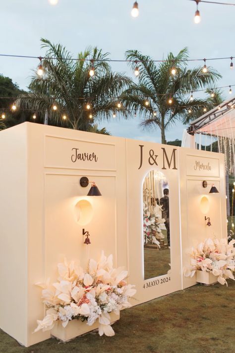 Outdoor Wedding Bar, Paper Flower Wall Wedding, Event Venue Design, Dinner Party Decorations, Booth Wedding, Dream Wedding Decorations, Wedding Backdrop Design, Wedding Buffet, Wedding Photo Booth