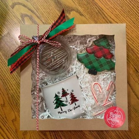 Christmas Present Ideas, Diy Christmas Presents, Coworkers Christmas, Christmas Hot Chocolate, Easy Christmas Gifts, Christmas Gifts For Coworkers, Present Ideas, Christmas Crafts For Gifts, Cute Christmas Gifts