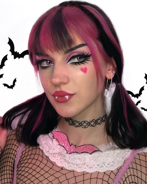 Ruxhena on Instagram: “Draculaura 🦇 I’ve always wanted to turn myself into draculaura 🥺 she was my fav when i was little . Also i thought I’d make use of the…” Monster High Makeup Looks Draculaura, Draculaura Cosplay Makeup, Draculaura Makeup Simple, Draculaura Inspired Makeup, Halloween Costume Pink Hair, Draculaura Hairstyle, Pink Hair Costume Ideas, Pink Hair Halloween Costume Ideas, Draculaura Halloween Costume