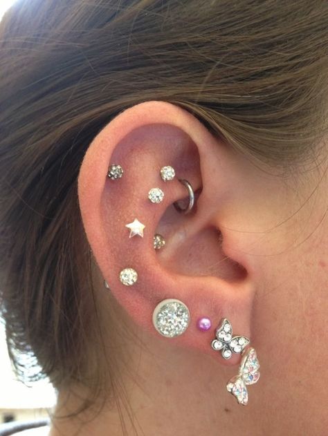 Incredible! Multiple ear piercings including lobes, cartilage, conch, etc. credit to amazed1313.tumblr.com Inner Ear Piercing, Upper Lobe Piercing, Double Ear Piercings, Upper Lobe, Multiple Ear Piercings, Cute Ear Piercings, Multiple Piercings, Dermal Piercing, Cute Piercings