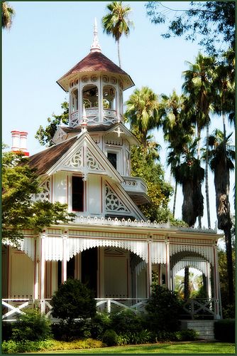 Queen Anne Cottage | Fantasy Island opening scene location. … | Flickr Queen Anne Victorian House Plans, Queen Anne Cottage, Los Angeles Arboretum, Queen Anne Victorian House, Arcadia California, Victorian House Plans, Queen Anne Victorian, Opening Scene, Victorian Style Homes