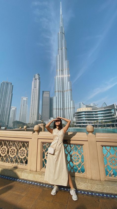 Uae Travel Outfits, Outfit Inspo For Dubai Trip, Photography Poses In Dubai, Cute Outfits For Dubai, Dubai Bling Outfits Lj, Dubai Mall Photo Ideas, Photo Ideas In Dubai, Dubai Photo Poses, Dubai December Outfit