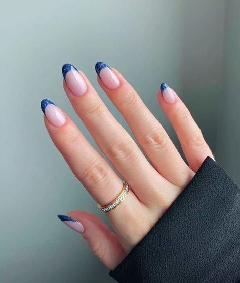 Short French Winter Nails 2023-2024 21 Ideas - women-club.online French Winter Nails, Nail 2023, Short French, Formal Nails, Happy Nails, Casual Nails, Rose Nails, Short Nail, Vacation Nails