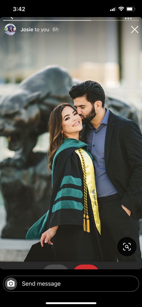 Grad Pic Poses With Family, Idea Graduation Photo, Graduation Picture With Husband, Master Graduation Photoshoot, Convocation Couple Photography, Graduation Photoshoot With Husband, Graduation Photography Poses With Family, Couple Poses For Graduation, Nsu Graduation Pictures