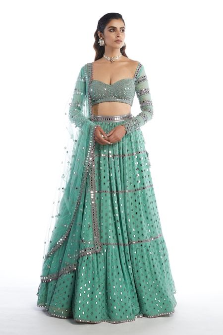 Modern Lehangas, Gathered Lehenga, Lehenga Simple, Tiered Lehenga, Vani Vats, Garba Dress, Indian Outfits Lehenga, Formal Wear Dresses, Bridal Dress Fashion