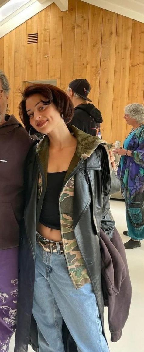 Alexa Demi Outfit, Alexa Demi Style, Alexa Demi’s Outfits, Alexa Demie Jmsn, Alexa Demie Street Style, Alexa Demie Bangs, Alexa Demie Short Hair, Alexa Demie Style, Alexa Demie Casual