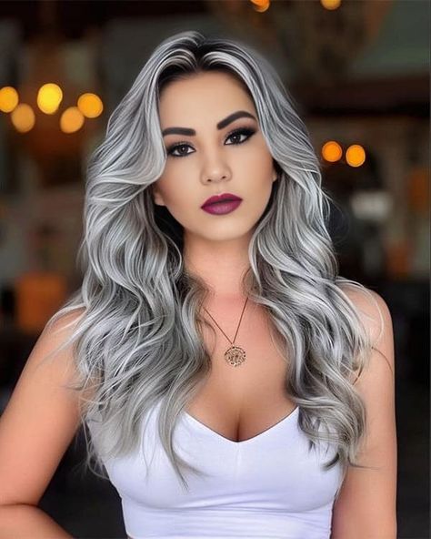 Jade Luna Long Hair Older Women, Long Silver Hair, Blonde Lowlights, Gorgeous Gray Hair, Grey Hair Inspiration, Fall Hair Color Trends, Glossy Hair, Beautiful Hair Color, Long Gray Hair