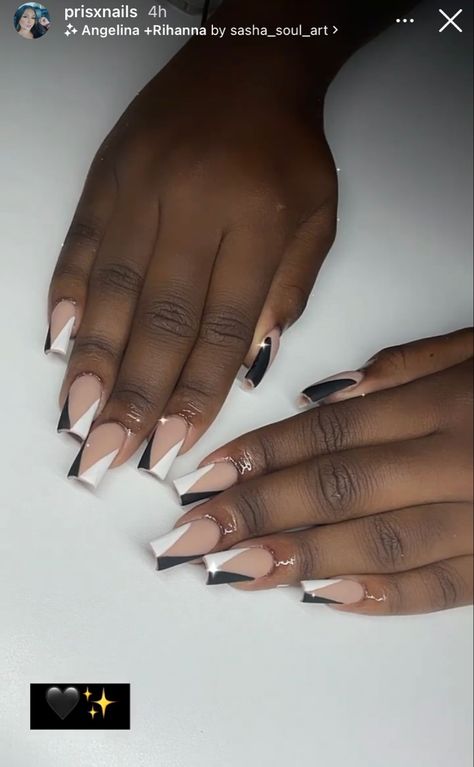 Half And Half Acrylic Nails, Half Black And White Nails, Black And Nude Nails Simple, Half And Half Nails Designs, Half Black Half White Nails, Black And White Birthday Nails, Nude Nails With White Design, Black And White Acrylic Nails Designs, Short Black And White Nails