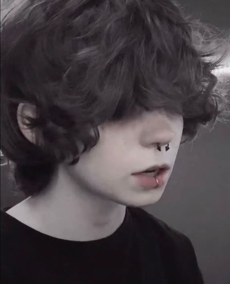 Androgynous Hair, Short Grunge Hair, Alternative Hair, Fluffy Hair, Hair Reference, Short Hair Haircuts, Boys Haircuts, Cut My Hair, Grunge Hair