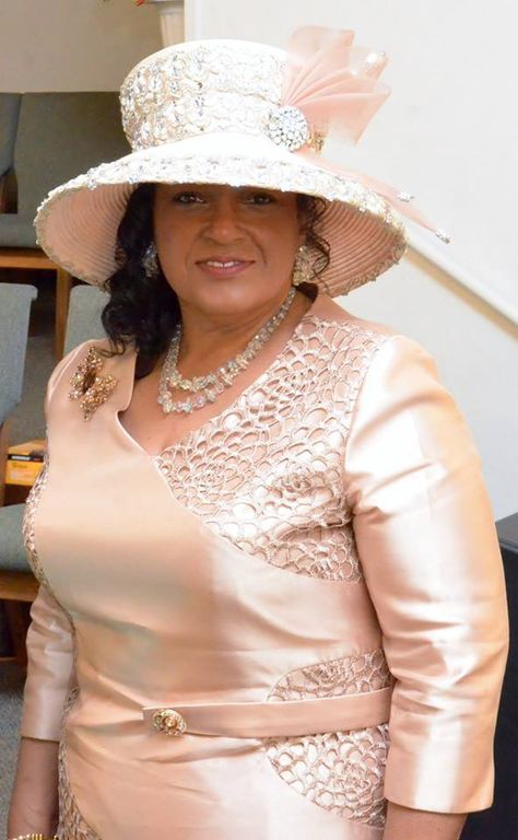 Beautiful pink ensemble Cogic Fashion, Church Suits And Hats, Classy Hats, Fashion Work Outfit, African Lace Styles, Church Attire, African Wear Dresses, African Inspired Clothing, Church Suits