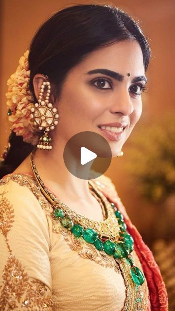 Anuradha Vakil, Isha Ambani, Hasli Necklace, Ceremony Outfit, Haldi Ceremony Outfit, Peacock Painting, Haldi Ceremony, Maximalism, Indian Jewellery