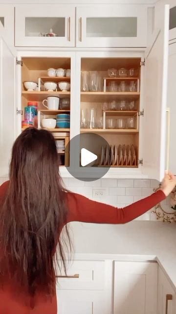 Kitchen Cabinet Organization Glasses, Dishes Organizer Cabinets, Kitchen Organizers Cabinets, Kitchen Cabinets Functionality, Kitchen Glassware Storage, Cabinet Dishes Organization, Kitchen Cabinet Cup Organization, How To Organize Cups In Cabinet, Kitchen Cabinets Organizer Ideas