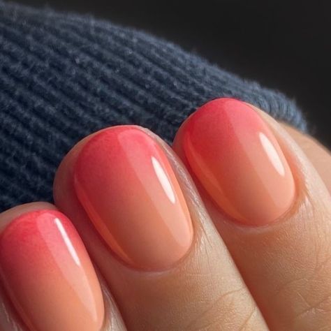 Ombre Biab Nails, Orange Fade Nails, Summer Sunset Nails, Sunset Nails Ombre, Peach Ombre Nails, Sunset Ombre Nails, Coral Ombre Nails, Sunset Nail Art, Salmon Nails