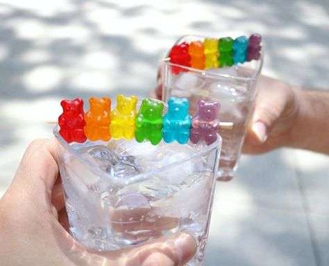 Celebrate #Pride by adding a #rainbow of #gummybears to your #cocktails! #gaypride #drinks #nyc Magic Wallet Tutorial, Rainbow Cocktail, Rainbow Drinks, Coming Out Party, Pride Week, Renegade Craft Fair, Magic Wallet, Wallet Tutorial, Colorful Cocktails