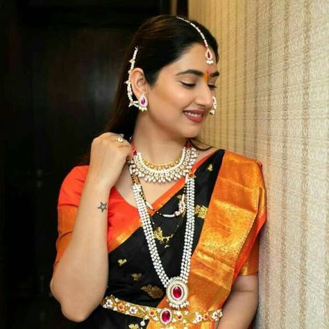 Makar Sankranti Jewellery, Sankranti Jewellery, Halvyache Dagine, Dresses For Haldi Ceremony, Short Frock Dresses, Makar Sankranti Photo, Entry Decoration, Maharashtrian Jewellery, Disha Parmar