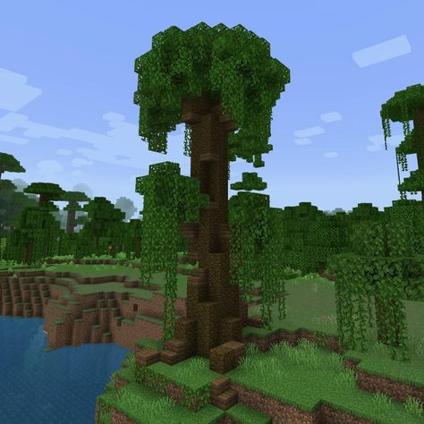 Custome Minecraft jungle tree Minecraft Path Ideas Medieval, Minecraft Custom Jungle Tree, Minecraft Jungle Farm, Big Minecraft Tree, Jungle Tree House Minecraft, Minecraft Jungle Tree, Minecraft Jungle Treehouse, Minecraft Jungle Village, Jungle Minecraft