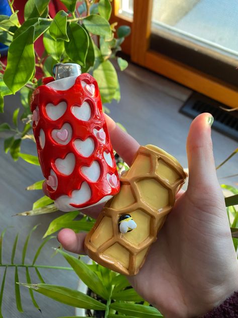 Ceramic Lighter Case, Diy Clay Lighter Case, Clay Lighter Covers, Clay Lighter Case Ideas, Lighter Holder Clay, Lighter Cover Clay, Air Dry Clay Lighter Case, Clay Lighter Holder, Polymer Clay Lighter Case