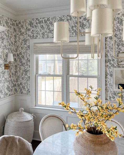 Michelle on Instagram: “One of my most favorite views: our breakfast nook with the happiest wallpaper 😍 BTW This lidded basket in the corner has absolutely saved…” Kitchen Nook Wallpaper, Wallpaper Breakfast Nook, Nook Wallpaper, Breakfast Nook Curtains, Farmhouse Breakfast Nook, Abide With Me, First Home Ideas, Farmhouse Wallpaper, Lidded Basket