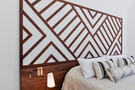 Geometric Wood Headboard Diy, Diy Geometric Headboard, Loft Headboard, Diy Headboard Ideas, Geometric Headboard, Creative Headboard, Diy Wood Headboard, Headboard Art, To Build A Home