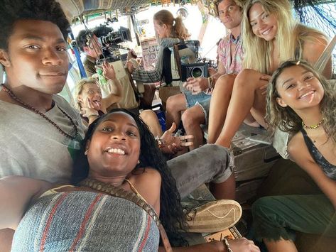 Carlacia Grant on Instagram: "Pogues on a plane ✈️." Obx Funny Pics, Obx Funny, The Scene Aesthetic, Obx Cast, Comfort Series, Les Pogues, Actors Funny, Breaking Point, The Pogues