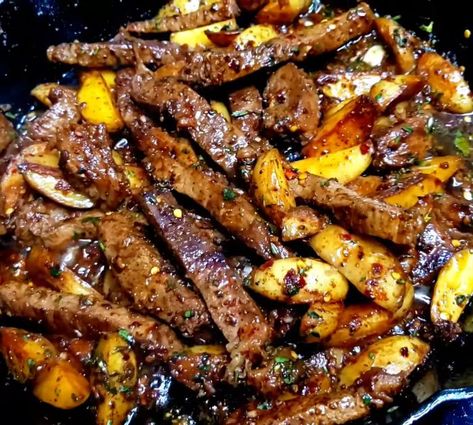 How To Make Skillet Garlic Butter Steak and Potatoes Steak Strips And Potatoes, Steak Skillet With Roasted Potatoes, Steak Chicana Recipe, Chicana Recipe, Potato Bravas, Steak Bits, Garlic Butter Steak And Potatoes, Butter Steak And Potatoes, Steak And Potatoes