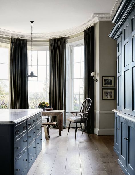 Joanna Plant, Georgian Kitchen, Cotswold House, Modern Georgian, Design Hall, Georgian Interiors, Georgian House, Georgia Okeefe, Plant House