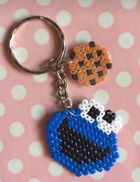 Hama Beads Keyring, Hama Bead Keyrings, Cute Perler Bead Keychains, Realistic Perler Bead Patterns, Perler Beads Ideas Animals, Perler Bead Patterns Matching, Matching Perler Bead Keychains, Hama Bead Keychain, Peeler Bead Keychain