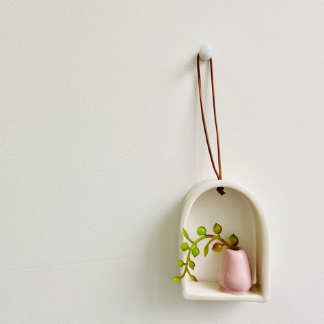 Polymer Wall Art, Clay Pottery Diy, Clay Shelves, Clay Hanging Decorations, Ceramic Hanger, Clay Shelf, Hanging Vase, Pink Porcelain, Diy Air Dry Clay