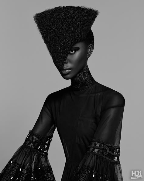 Hairstyles For Undercut, Afro Fringe, Skin Fade Taper, Undercut Hair, Avant Garde Hair, Couture Hairstyles, Spiky Hair, Hair Artist, Waves Curls