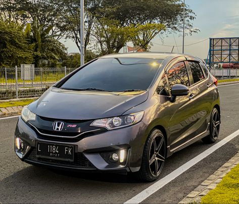 #honda #grey #gk5 Honda Jazz Gk5, Honda Jazz Rs, Honda Fit Hybrid, Motorcycles Logo Design, Honda Brio, Honda Fit Jazz, Girls Driving, Honda Jazz, Honda Cars