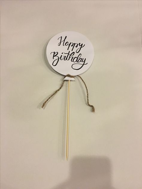 Handmade Cake Toppers Diy, Handmade Cake Toppers Birthday, Cake Topper Diy, Diy Cake Topper Birthday, Toppers Diy, Handmade Cake Topper, Simple Birthday Decorations, Diy Anniversary, Cake Banner