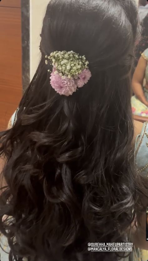 Reception Hairdo, Long Hair V Cut, Hait Style, Bueaty Tips, Hairstyle Bridesmaid, Reception Hairstyles, Bridal Hairstyle Indian Wedding, Hair Style On Saree, Long Bridal Hair