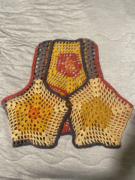 Women's Medium Vest (size 36-38). Colors are perfect for the summer and fall (honestly all year around). Acrylic yarn yarn, hand wash cold. Crochet Clothes Granny Square, Granny Square Pentagon, Crochet Square Vest, Pentagon Crochet, Unique Granny Squares Crochet, Granny Square Vest, Art Au Crochet, Crochet Style, Crochet Design Pattern