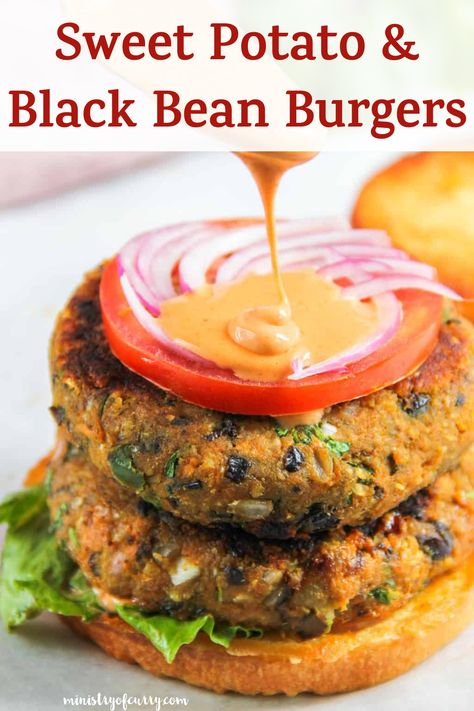 This is the ULTIMATE homemade veggie burger recipe that uses basic, whole ingredients and our favorite Indian spices. Sweet Potato Black Bean Burgers, Sweet Potato And Black Bean Burger, Sweet Potato Burger Recipe, Veggie Burgers Recipe Easy, Homemade Veggie Burgers Easy, Indian Burger Recipe, Bean Burgers Recipe Easy, Sweet Potato Black Bean Burger, Grilled Fruit Dessert