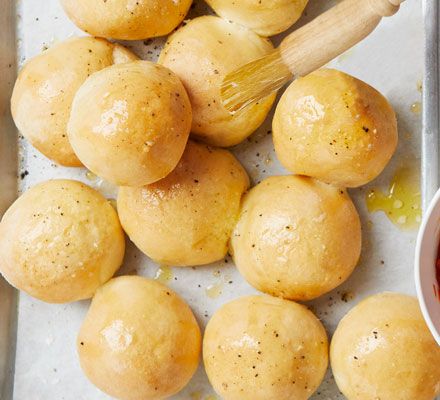 Dough Balls Recipe, Garlic Balls, Easy Cheese Fondue, Garlic Butter Recipe, Donut King, Make Garlic Bread, Cookie Dough Ice Cream, Veggie Food, Bbc Good Food