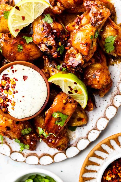 Chili Lime Chicken Wings, Paleo Chicken Dinner, Lime Chicken Wings, Gluten Free Snacks Recipes, Gluten Free Snacks Healthy, Chili Lime Chicken, Paleo Chicken Recipes, Chicken Wings Recipe, Easy Chili