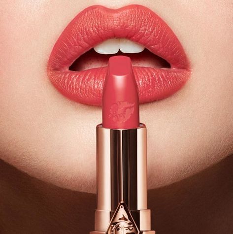 Trendy Lipstick, Charlotte Tilbury Hot Lips, Lipstick Kit, Long Wear Lipstick, Amal Clooney, A Muse, Lips Shades, Kissable Lips, Lipstick Collection